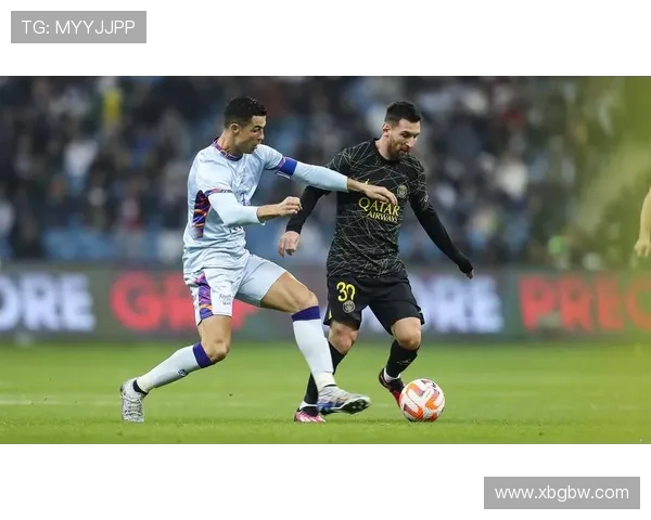 摩根力挺C罗被罚不公指责梅西同样动作却未受罚